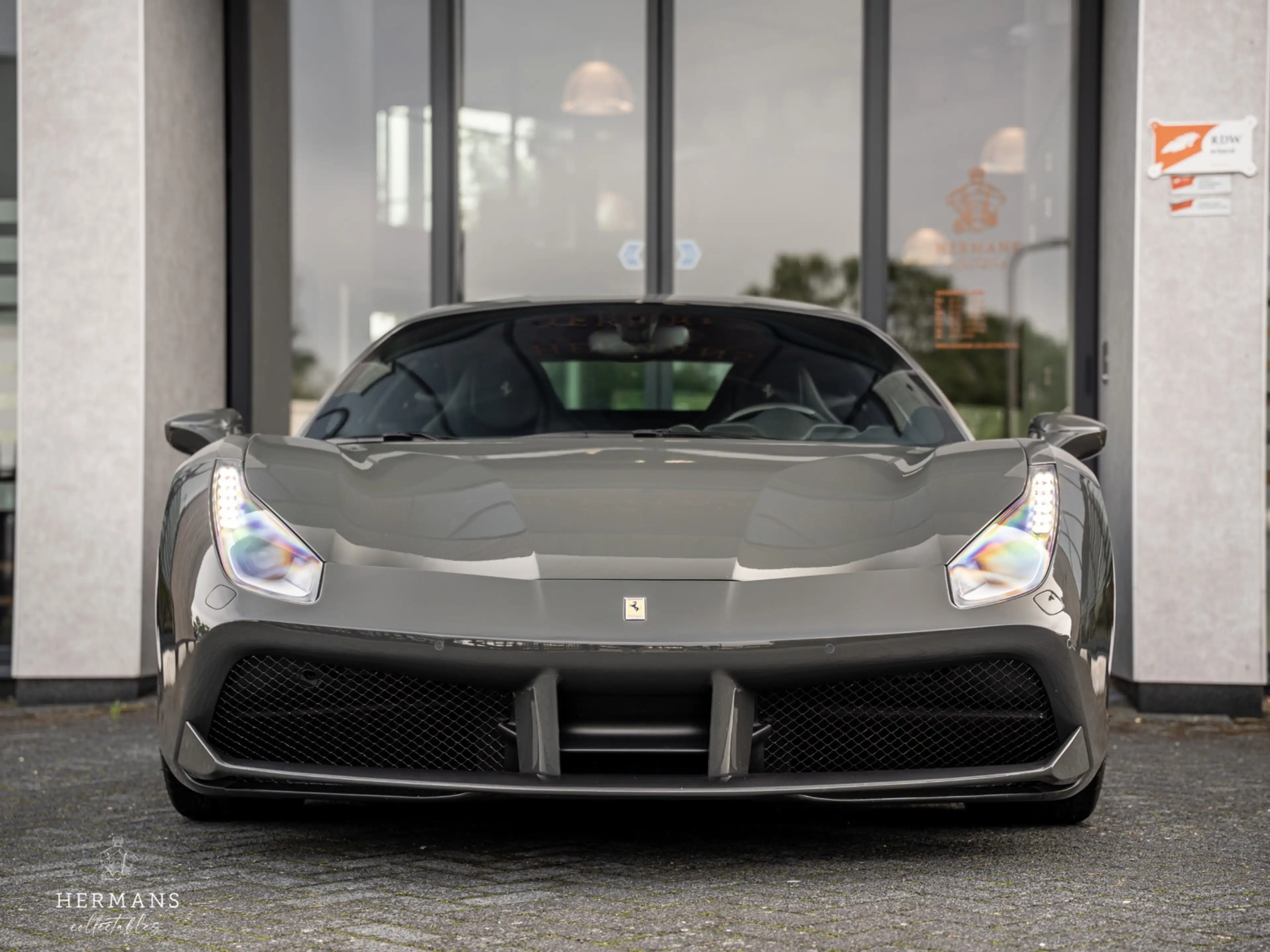 Ferrari 488 3.9 GTB HELE / Dealer / Lift / AFS / Carbon / Hist — photo 6