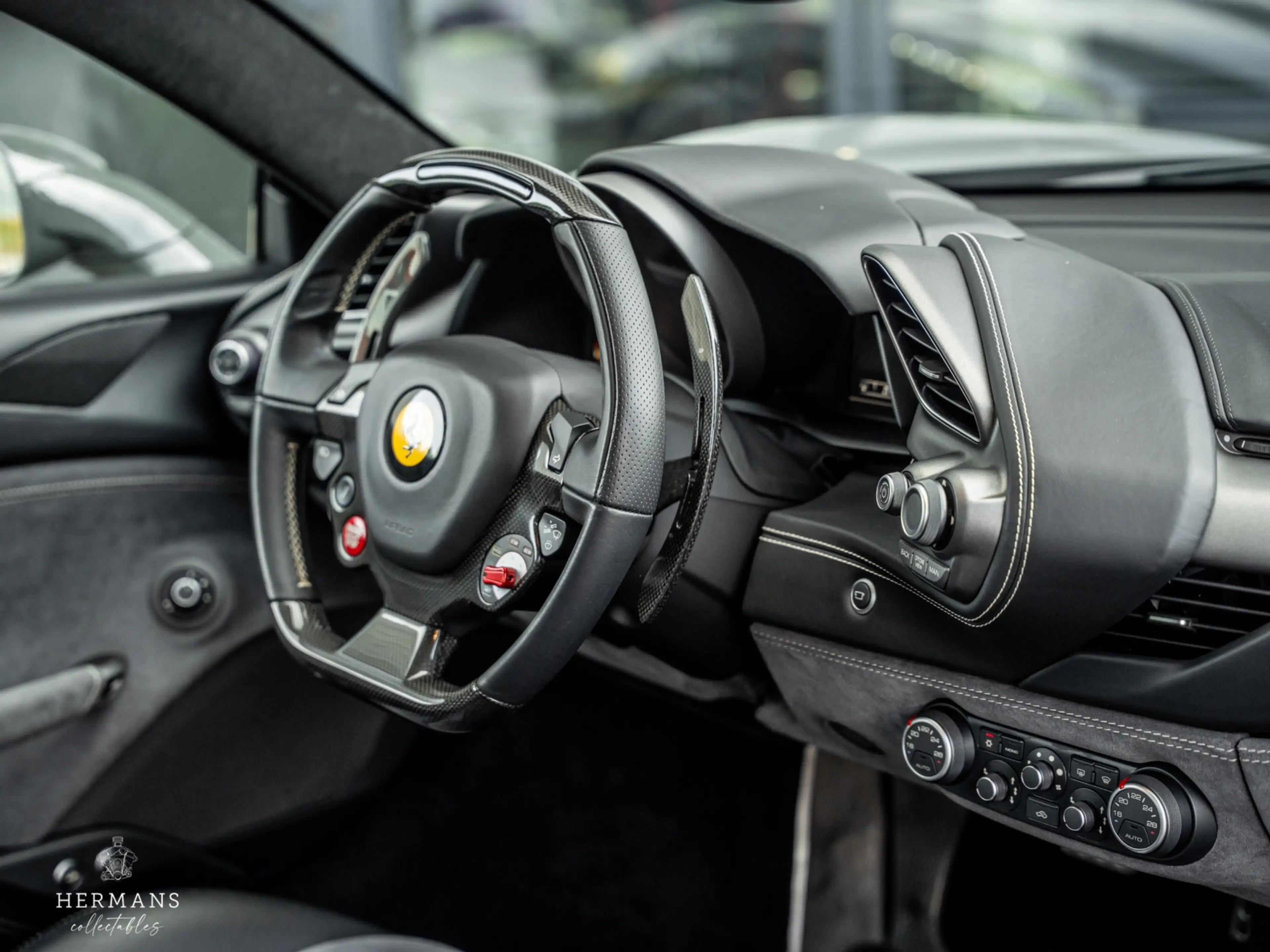 Ferrari 488 3.9 GTB HELE / Dealer / Lift / AFS / Carbon / Hist — photo 32
