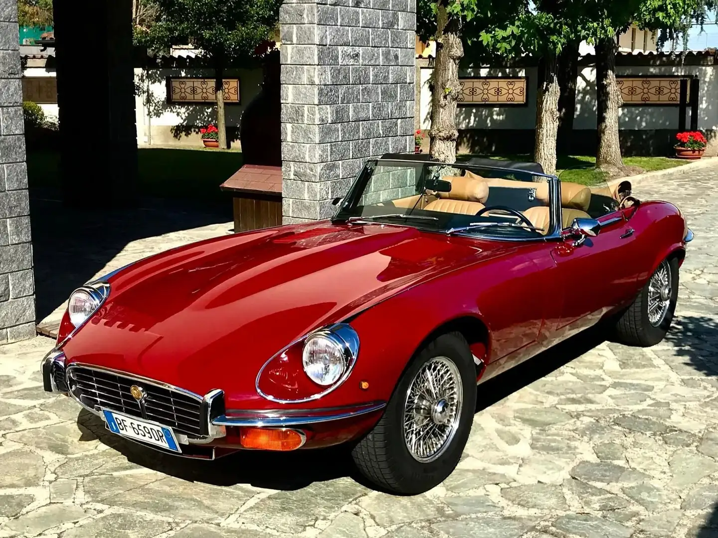 Jaguar E-Type 12 cilindri  5300 cc  1973 - 1