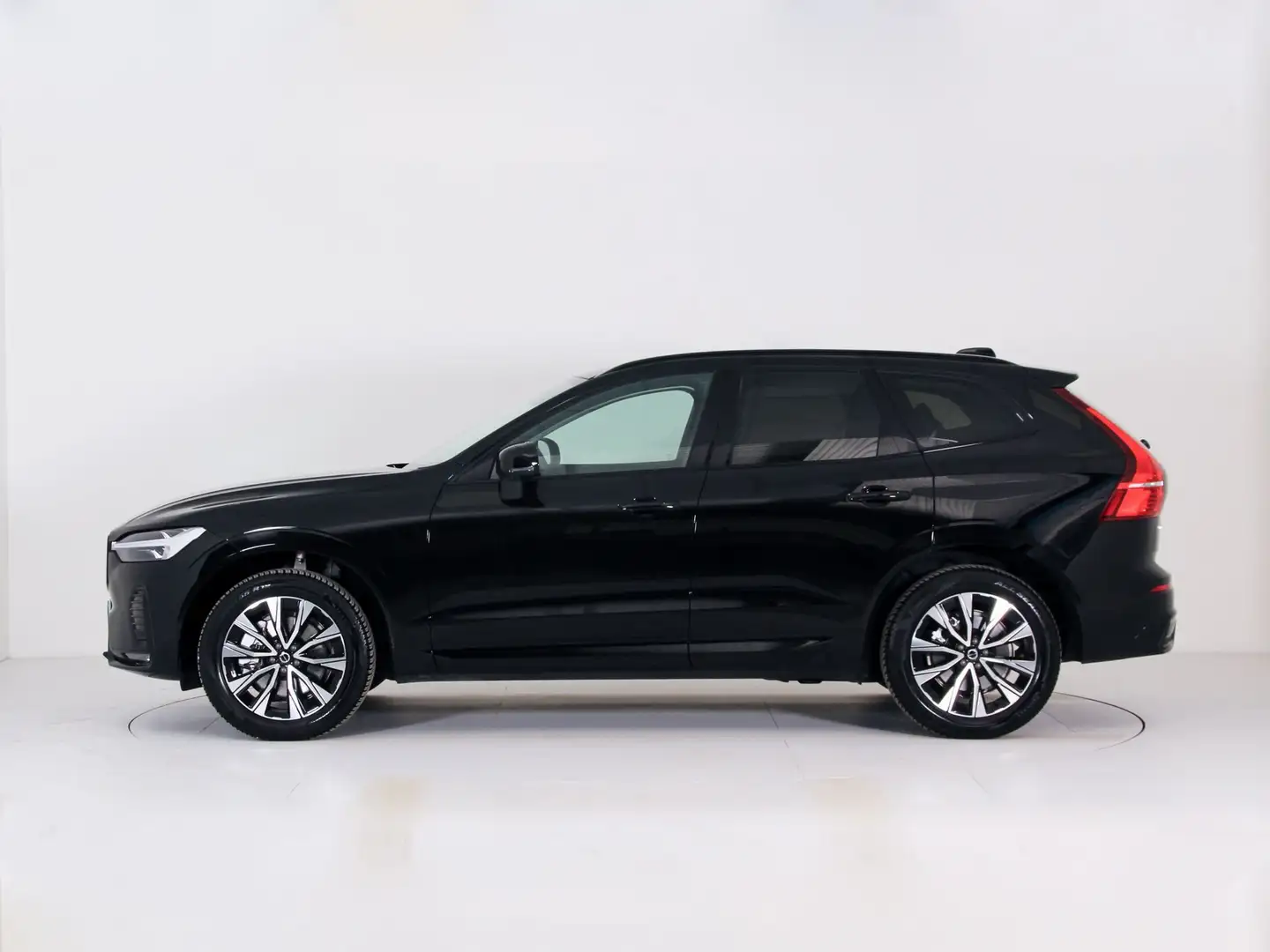 Volvo XC60 B4 (b) automatico Plus Dark Noir - 2