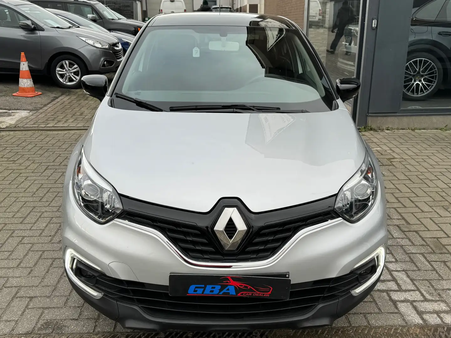 Renault Captur 0.9 TCe Limited, Gps, Euro 6ei, Gar 12M, 20975 km Gümüş rengi - 1