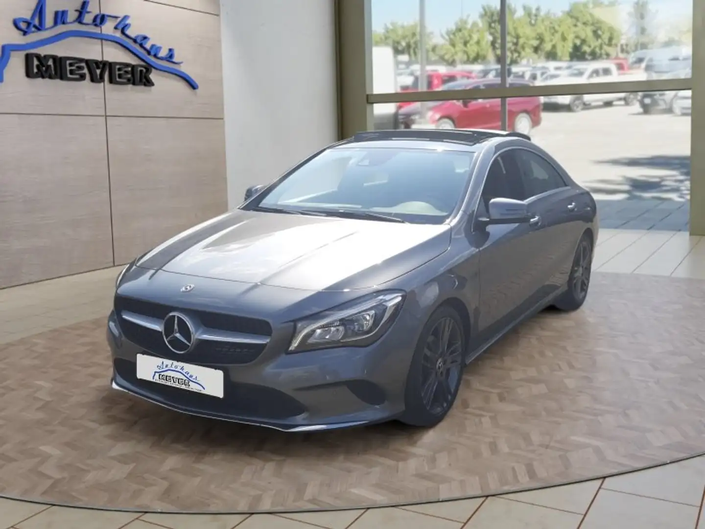Mercedes-Benz CLA 200 Urban  Navi/LED/Pano Gris - 1