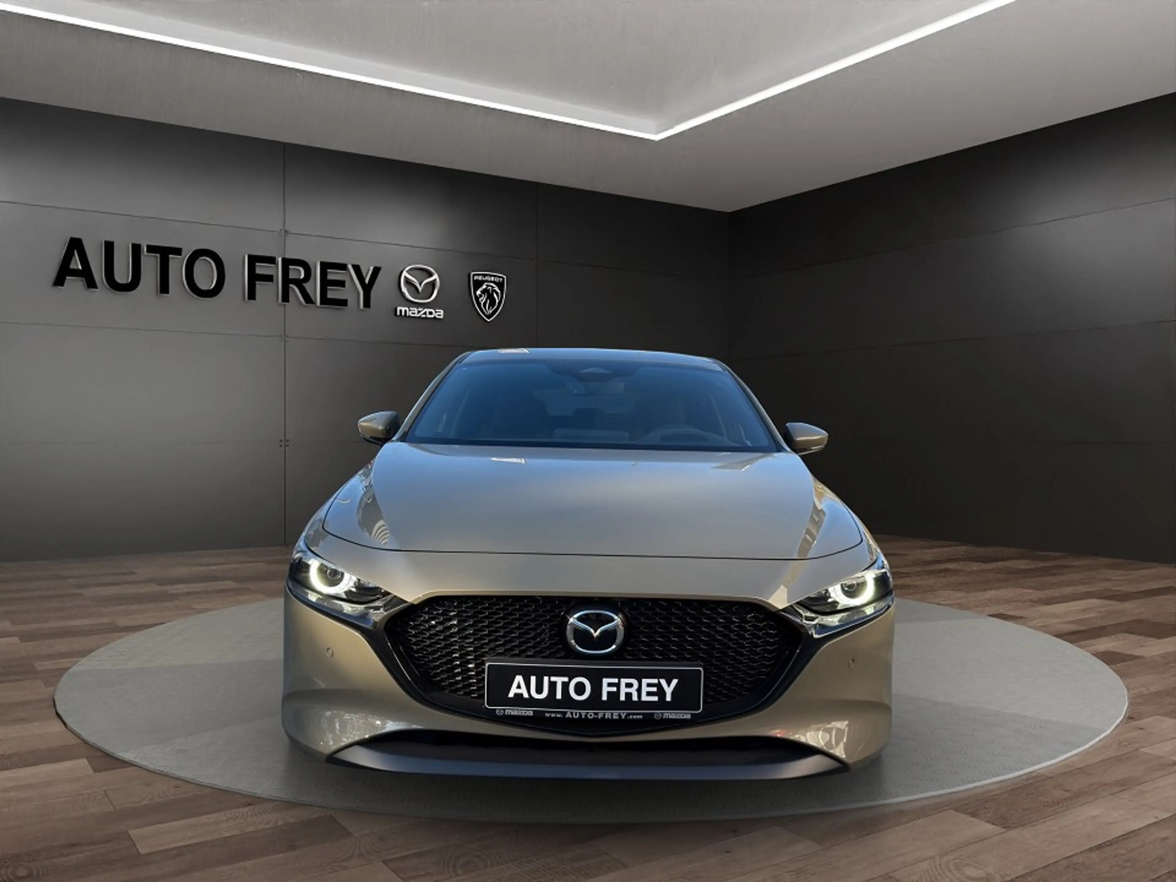 Mazda 3 2.5L e-SKYACTIV G 140ps Exclusive-Line — photo 4