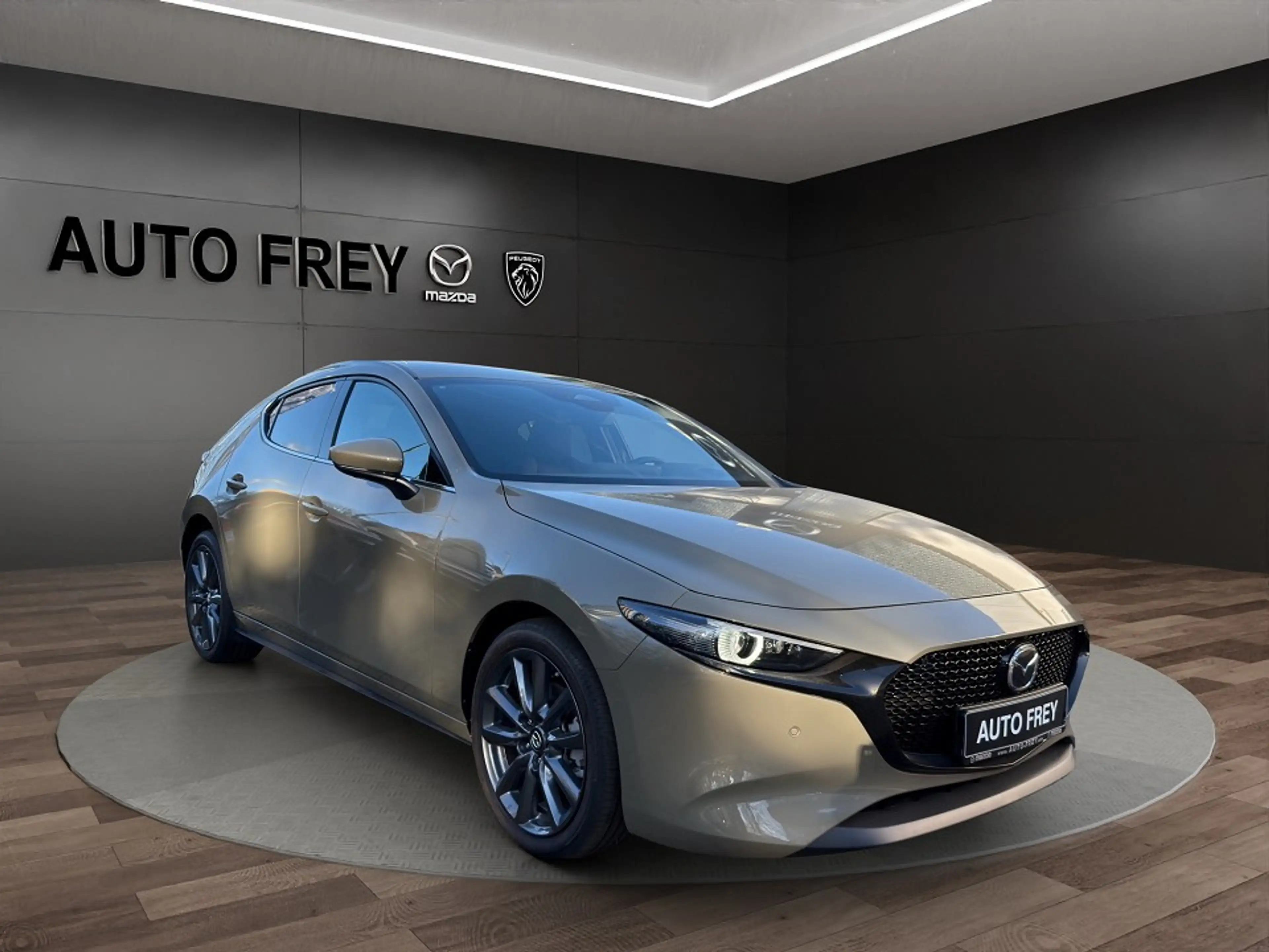 Mazda 3 2.5L e-SKYACTIV G 140ps Exclusive-Line
