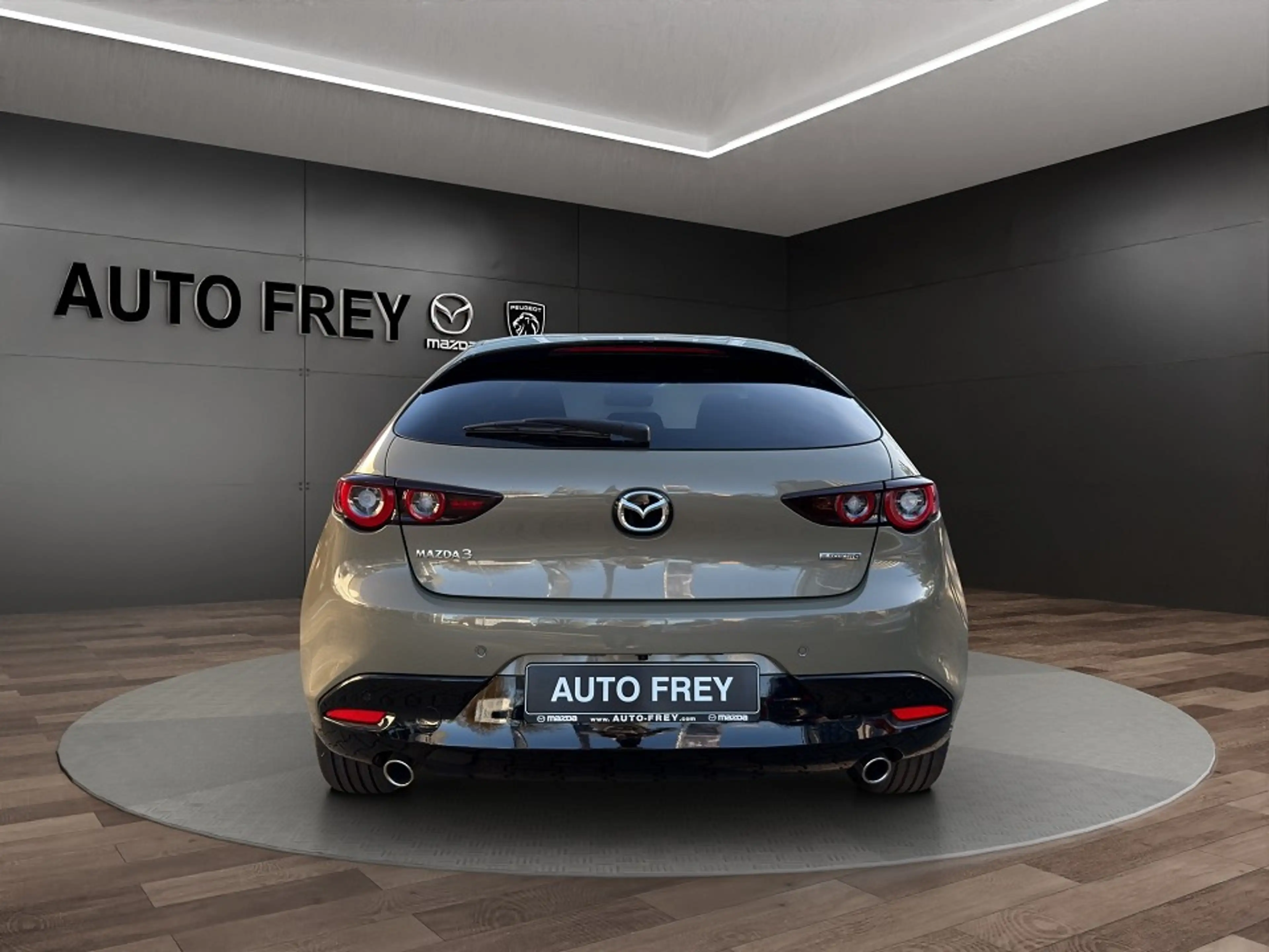 Mazda 3 2.5L e-SKYACTIV G 140ps Exclusive-Line — photo 3