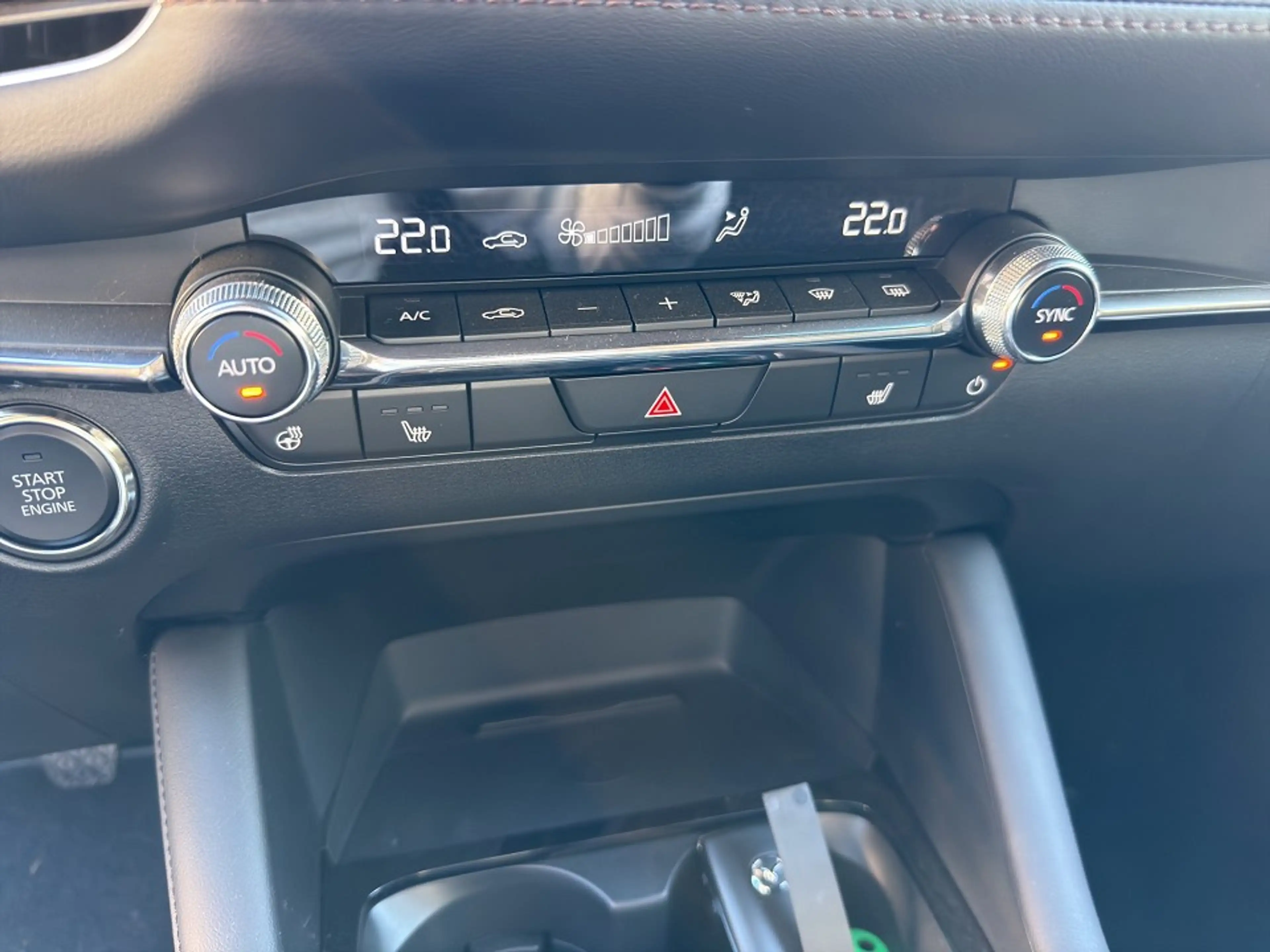 Mazda 3 2.5L e-SKYACTIV G 140ps Exclusive-Line — photo 14