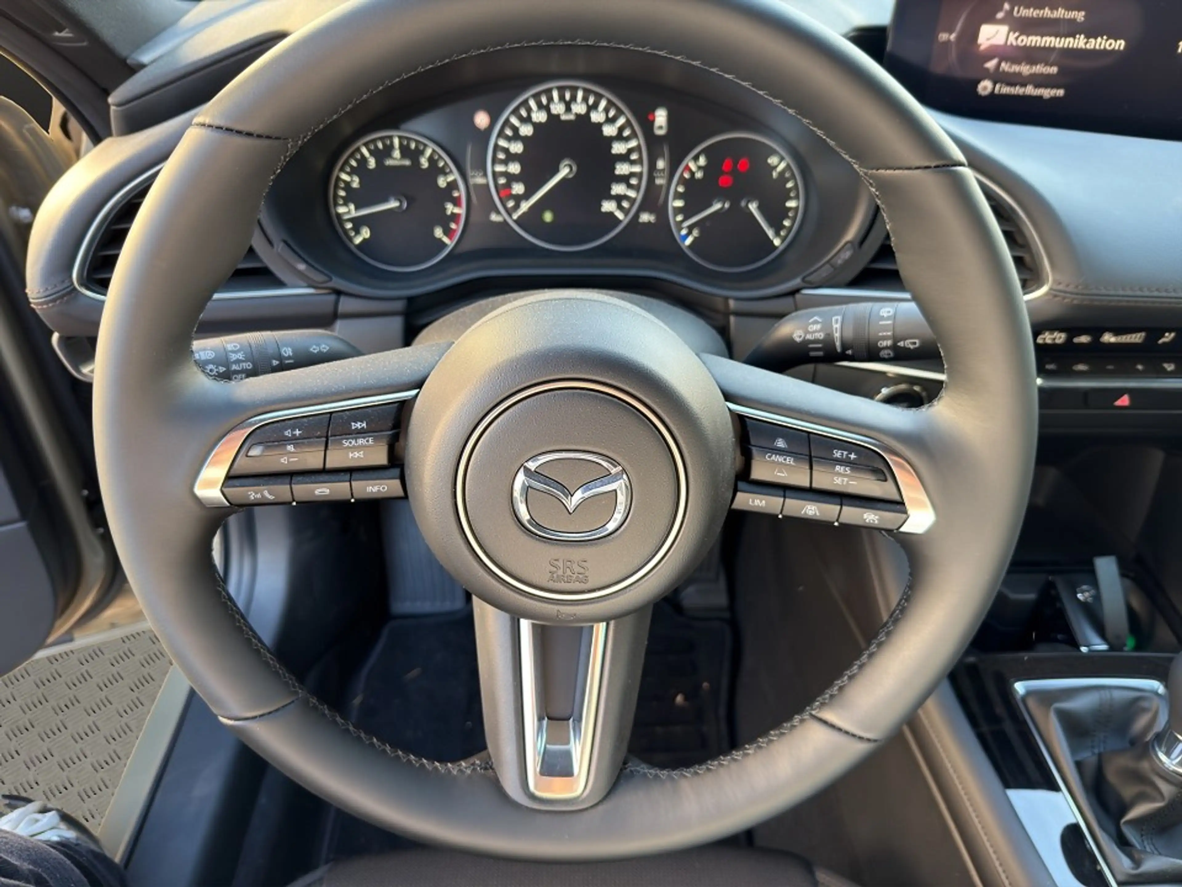 Mazda 3 2.5L e-SKYACTIV G 140ps Exclusive-Line — photo 9