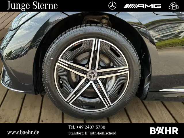Mercedes-Benz 300 view 6