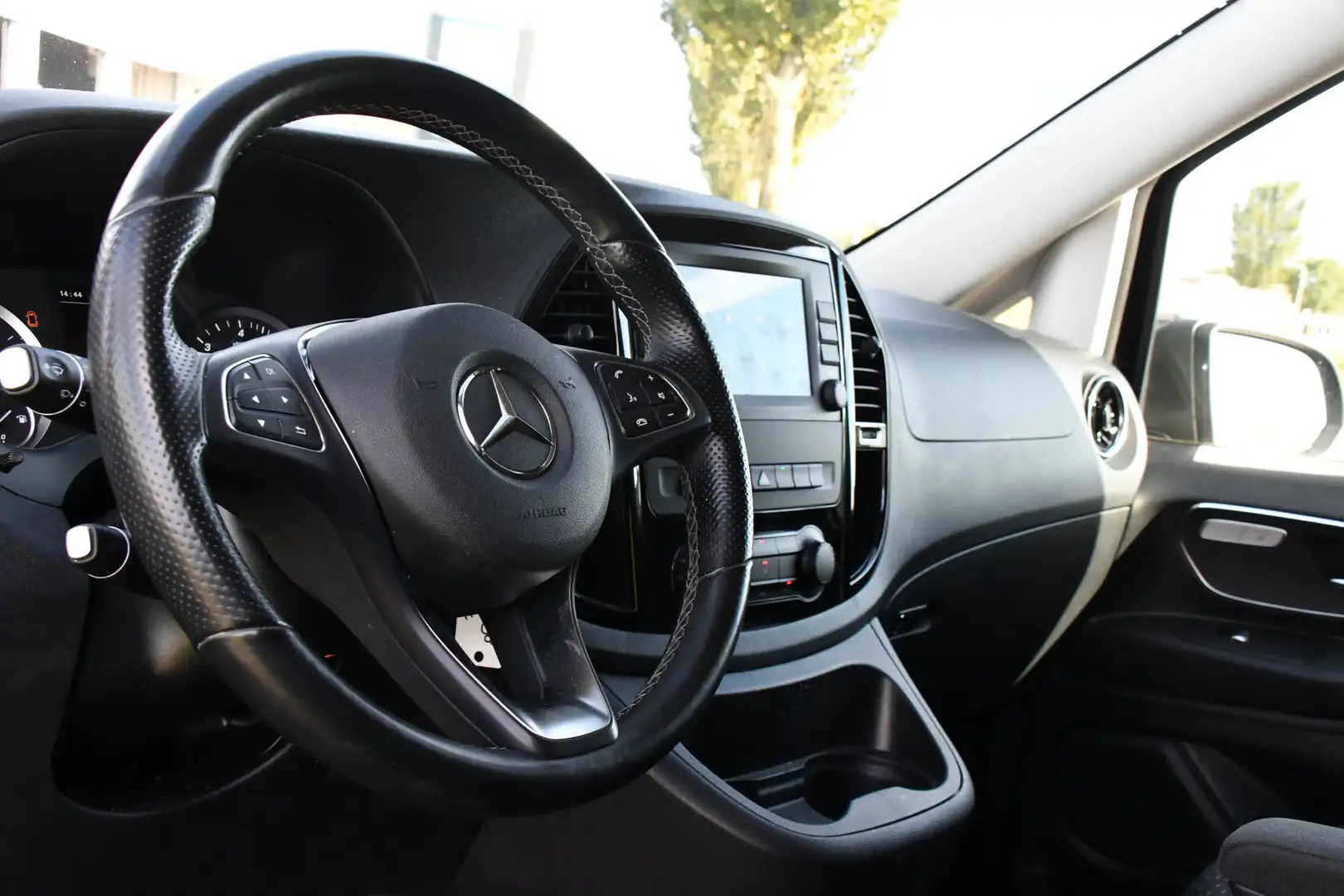 Mercedes-Benz Vito 116 CDI L3 DC AMG Edition Camera, Cruise, Carplay, Noir - 2