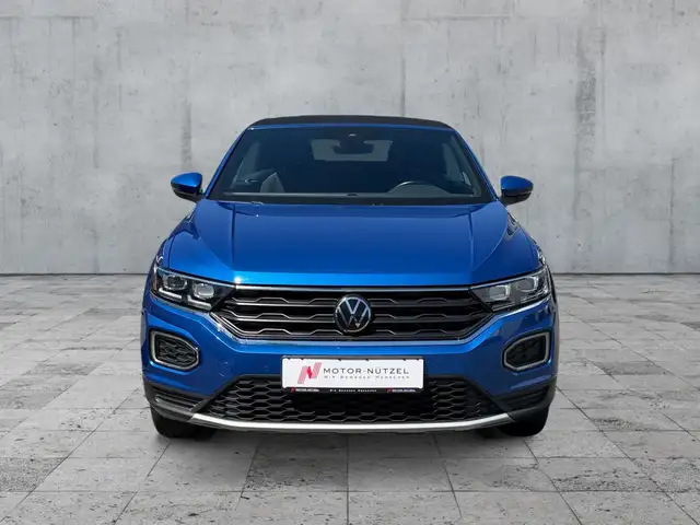 Volkswagen T-Roc view 3