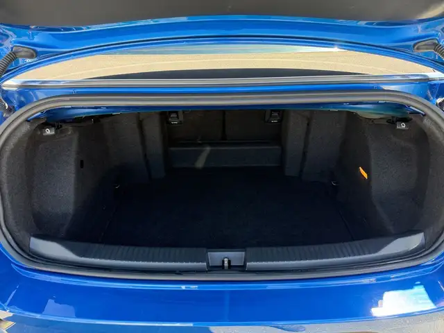 Volkswagen T-Roc view 14