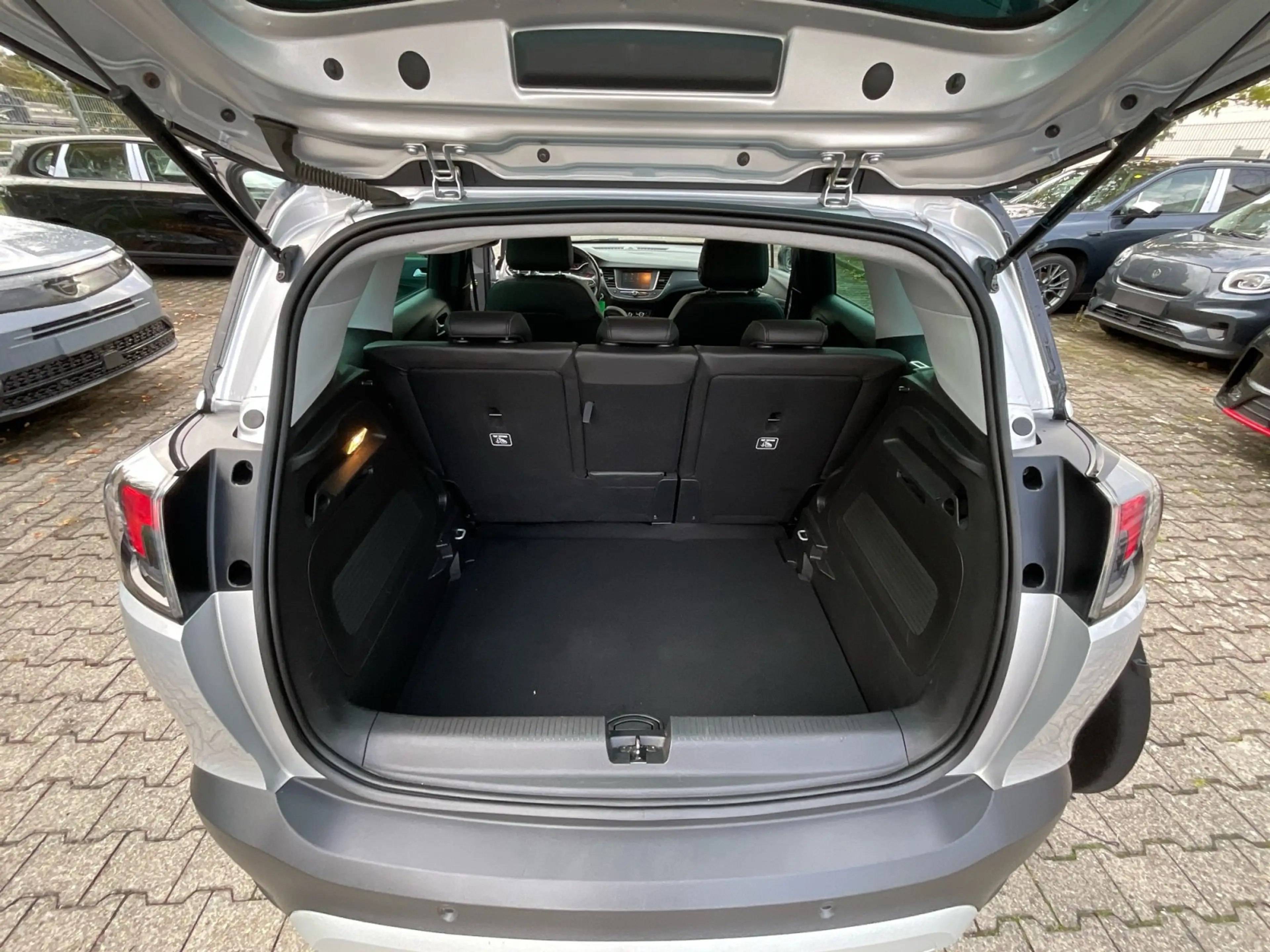 Opel Crossland 1.2 Turbo Elegance Frontscheibe heizbar — photo 13