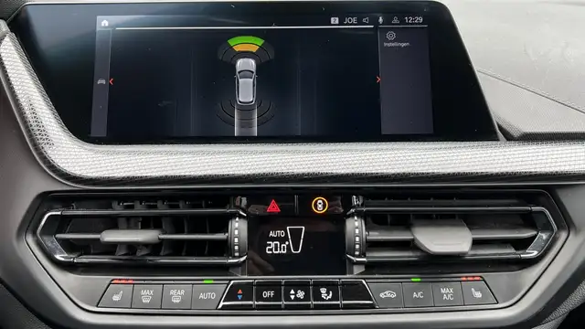 BMW 1 Series view 16