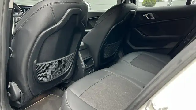 BMW 1 Series view 11