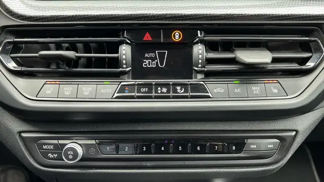 BMW 1 Series view 12