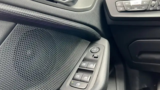 BMW 1 Series view 18