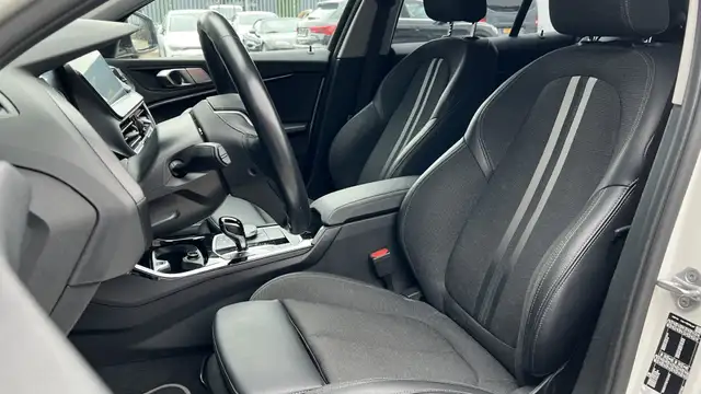 BMW 1 Series view 9