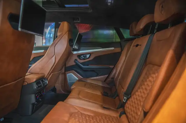 Lamborghini Urus view 12