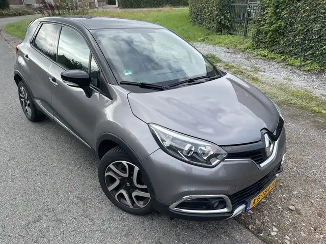 Renault Captur view 2
