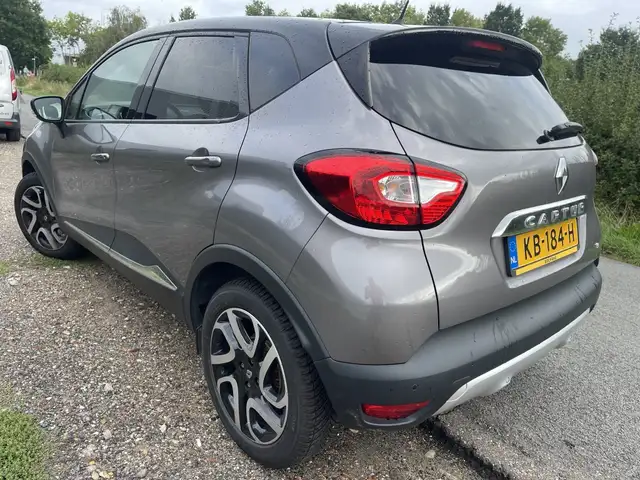 Renault Captur view 3