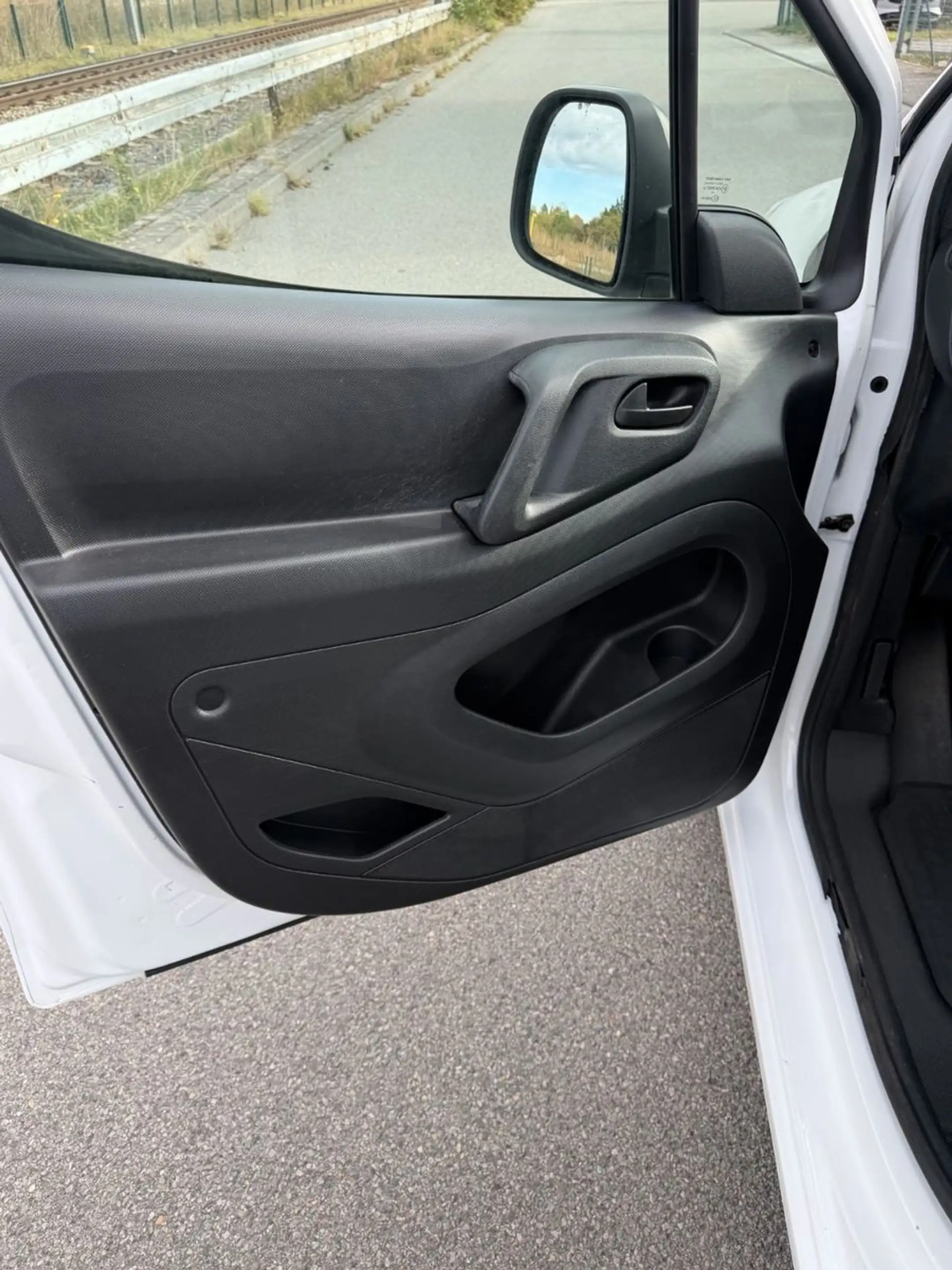 Peugeot Partner Elektro — photo 5