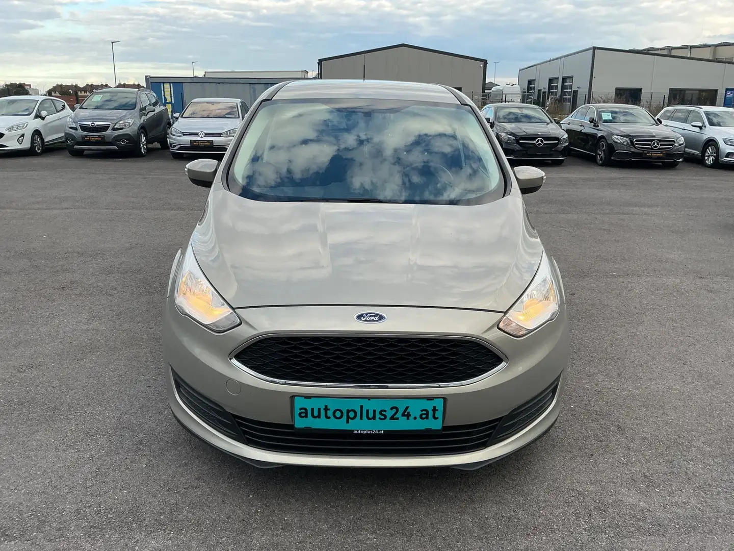 Ford Grand C-Max Trend 1,0 EcoBoost Grau - 2