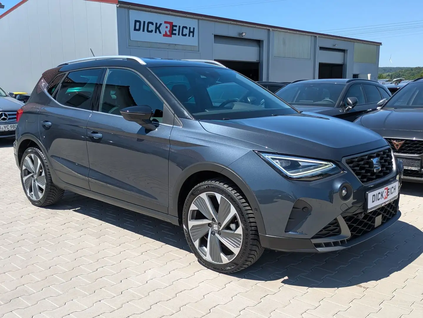 SEAT Arona 1.0 TSI FR DSG AHK*ACC*LED*APP*DAB*KAMERA Gris - 1