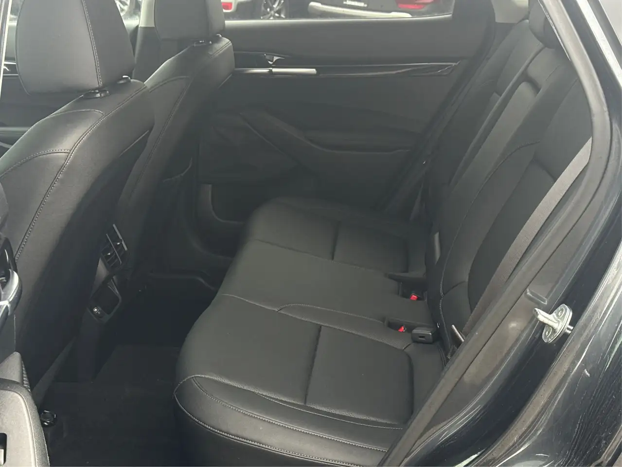 Kia Seltos снимка Kia Seltos