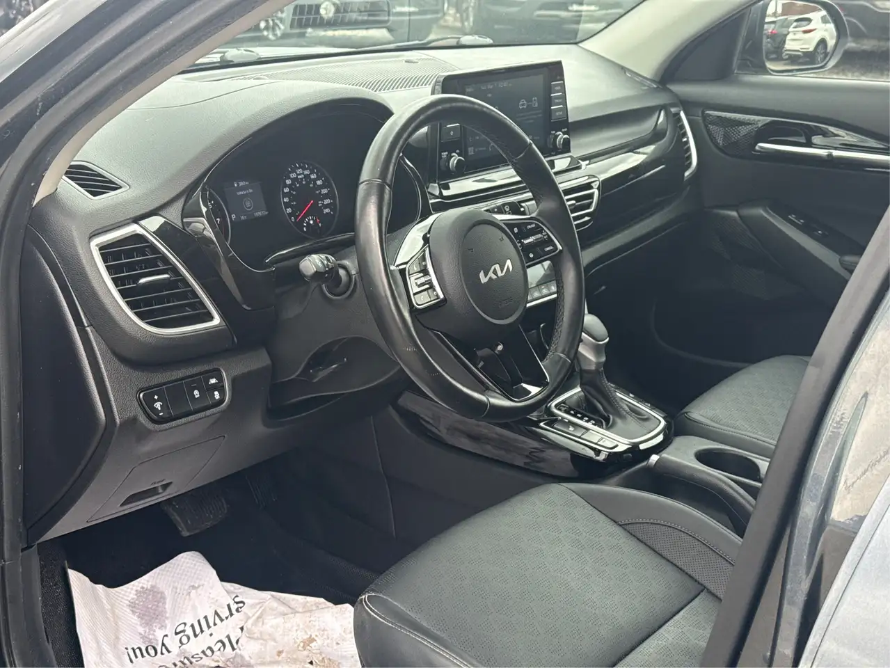 Kia Seltos снимка Kia Seltos