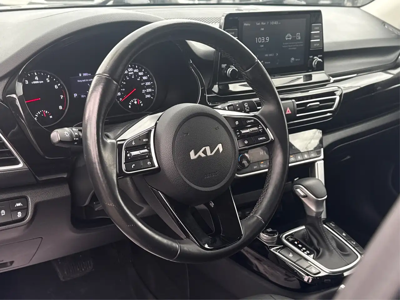 Kia Seltos снимка Kia Seltos