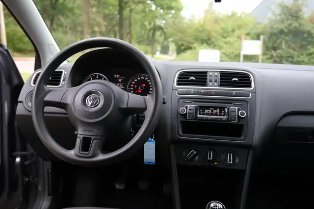 Volkswagen Polo view 13