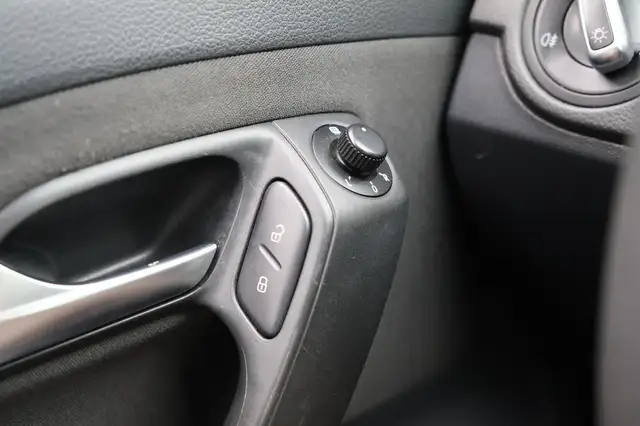 Volkswagen Polo view 19