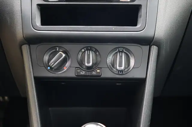 Volkswagen Polo view 16