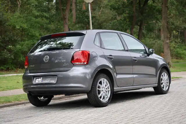 Volkswagen Polo view 6