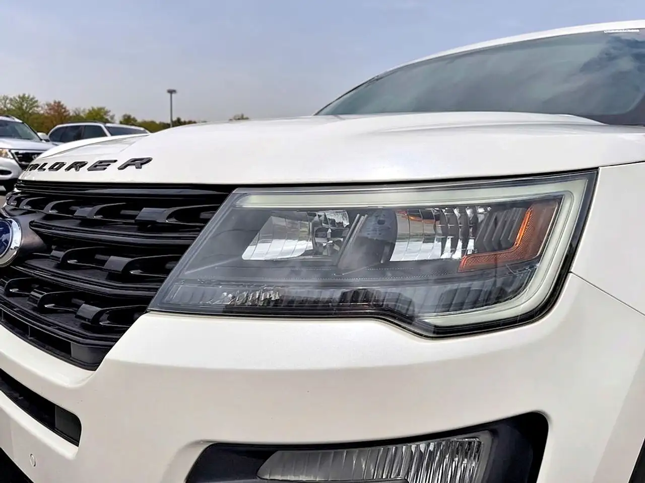 Ford Explorer photo Ford Explorer