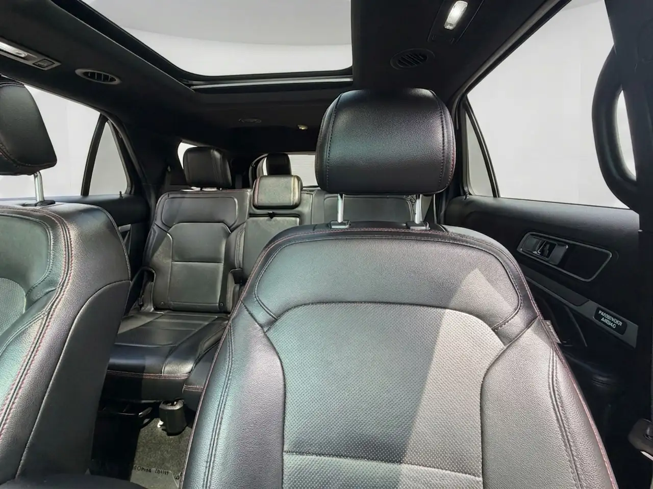 Ford Explorer photo Ford Explorer