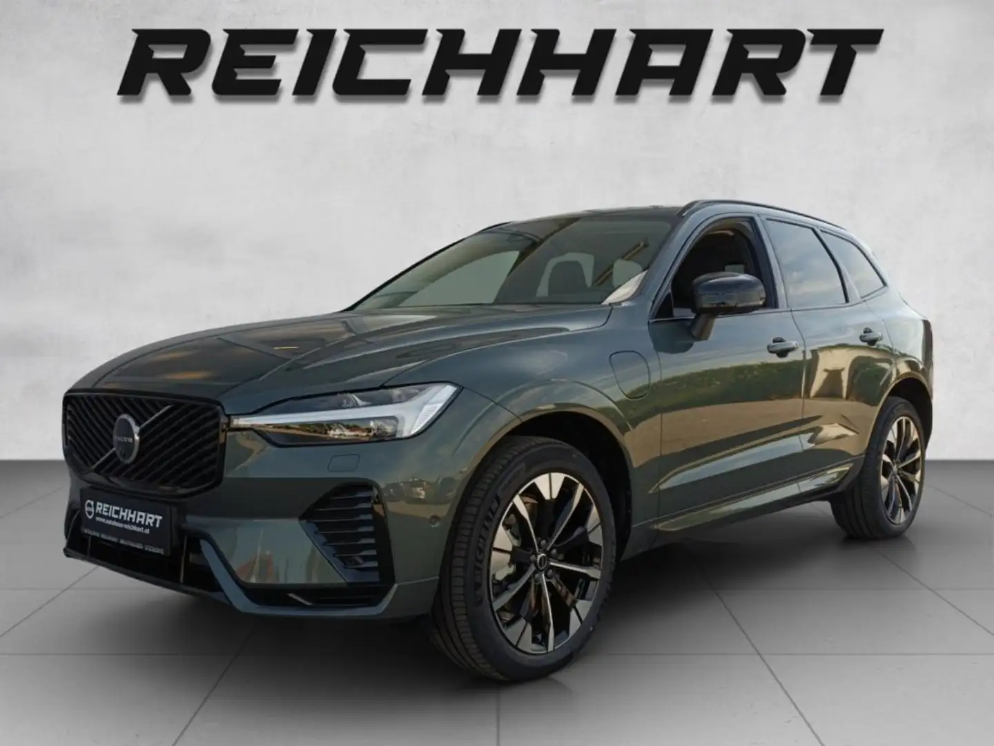Volvo XC60 Plus, T6 AWD Plug-in Hybrid, Elektrisch/Benzin, Dark Grün - 1