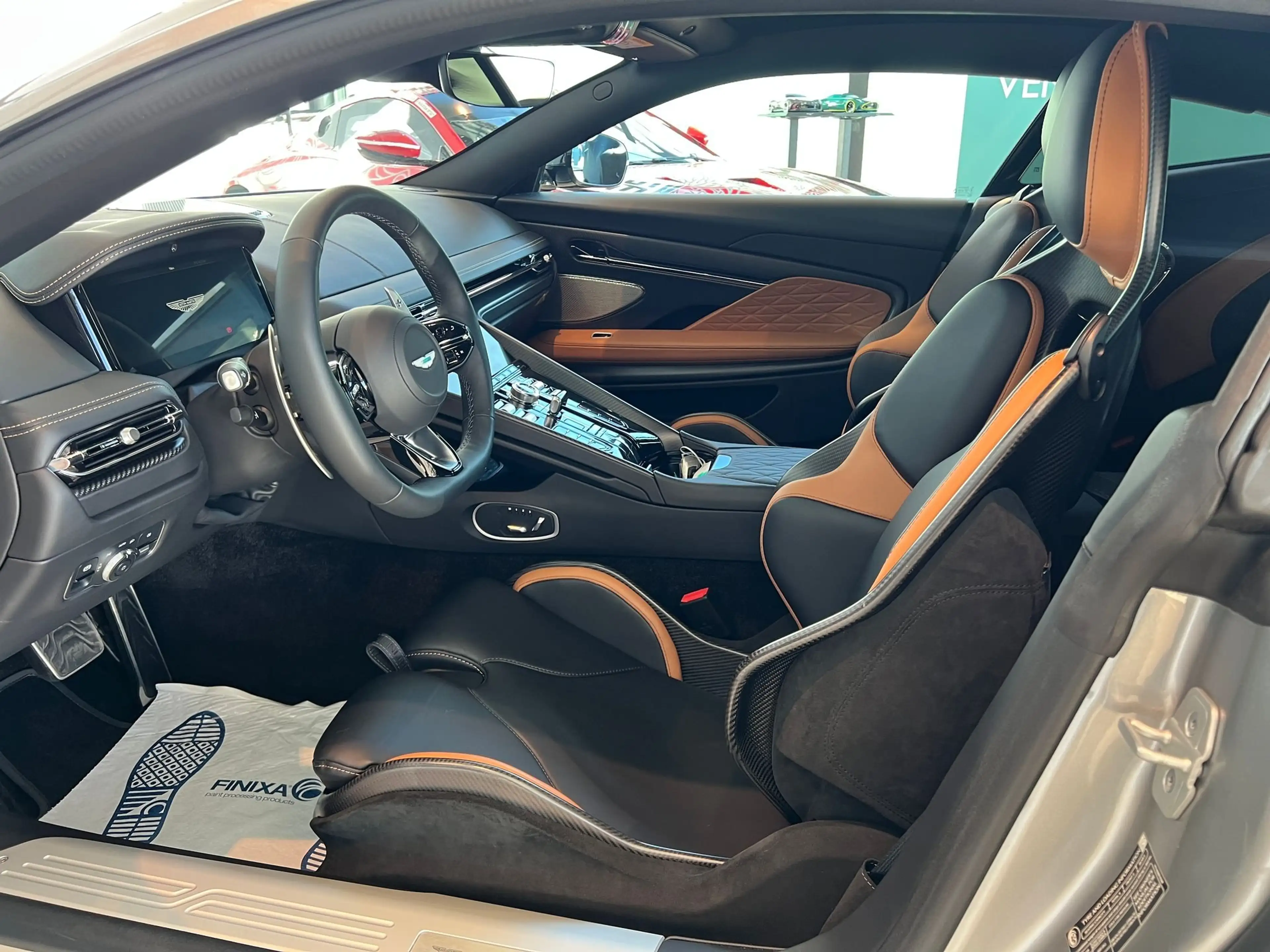 Aston Martin DB12 V8 4.0L 680CV — photo 8
