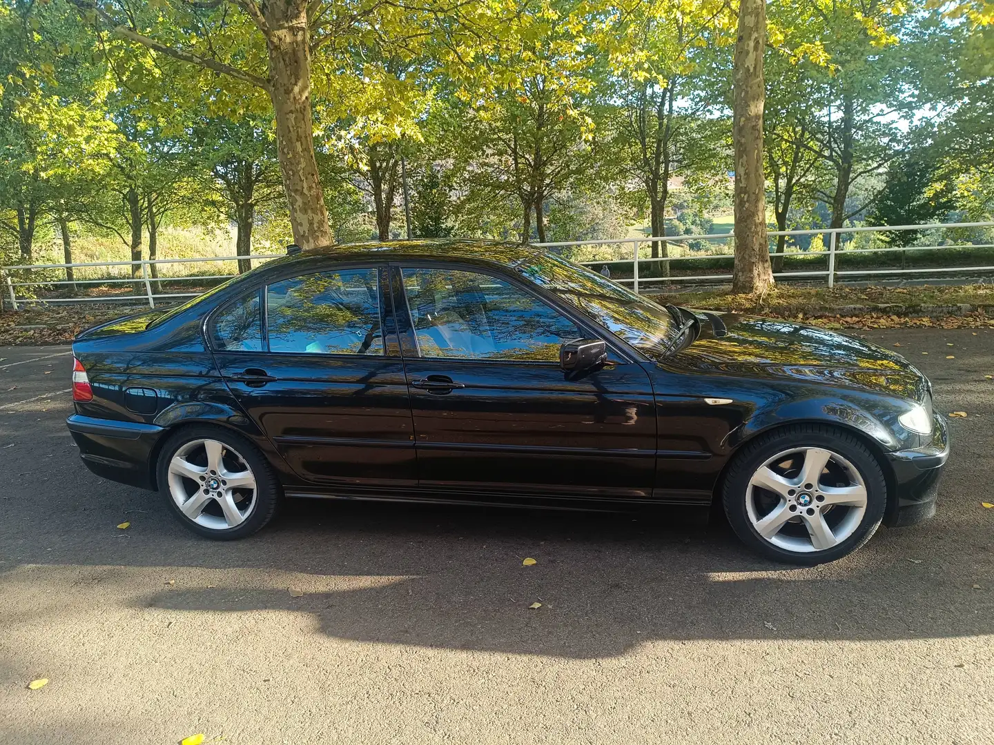 BMW 320 320d Negro - 2