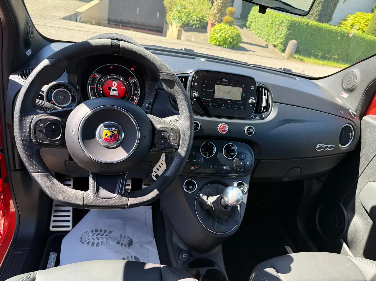 Abarth 695 2024 — фото 10