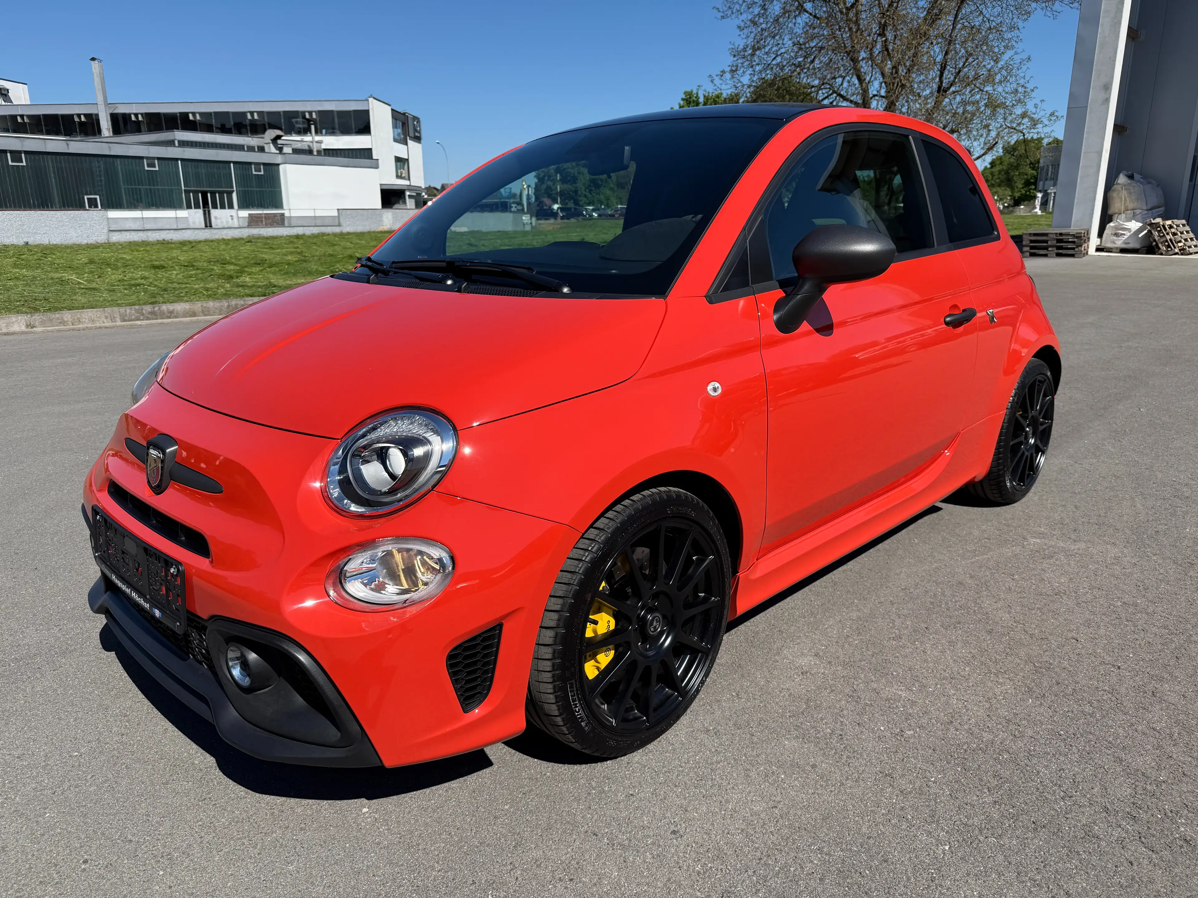 Abarth 695 Competizione Sabelt Carbon Brembo Beats Navi