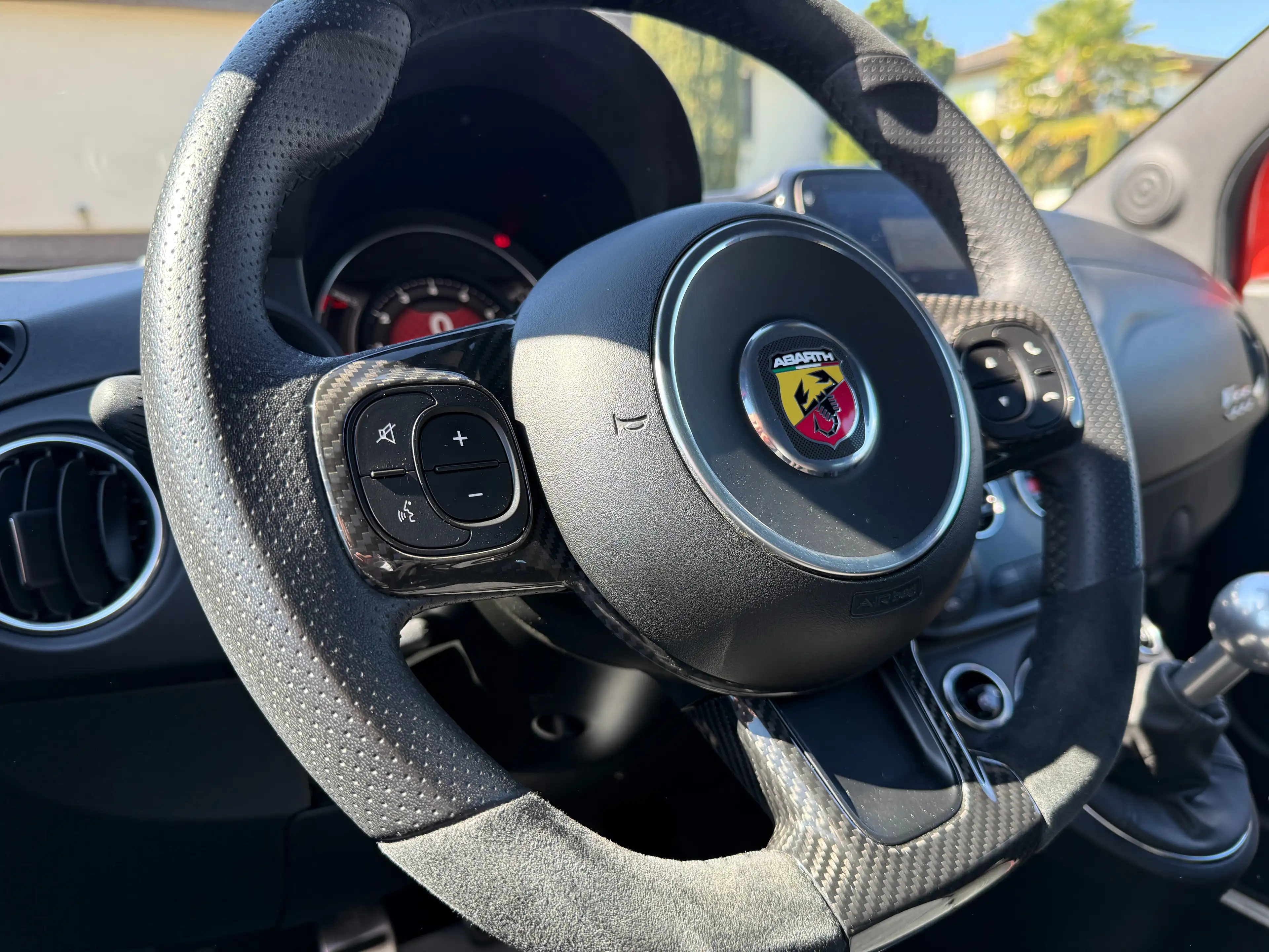 Abarth 695 Competizione Sabelt Carbon Brembo Beats Navi — photo 15