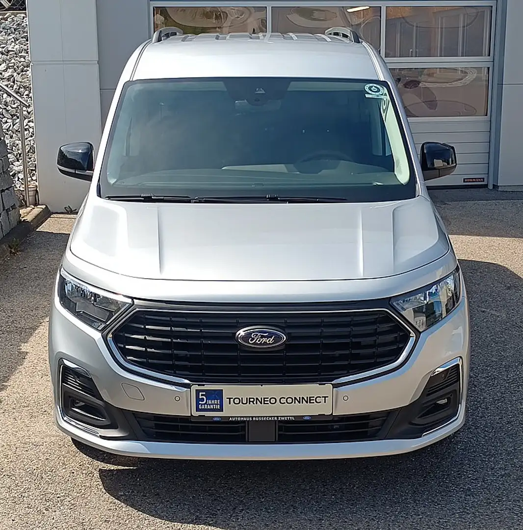 Ford Grand Tourneo Connect 2,0 EcoBlue L2 Titanium Aut. Silber - 2