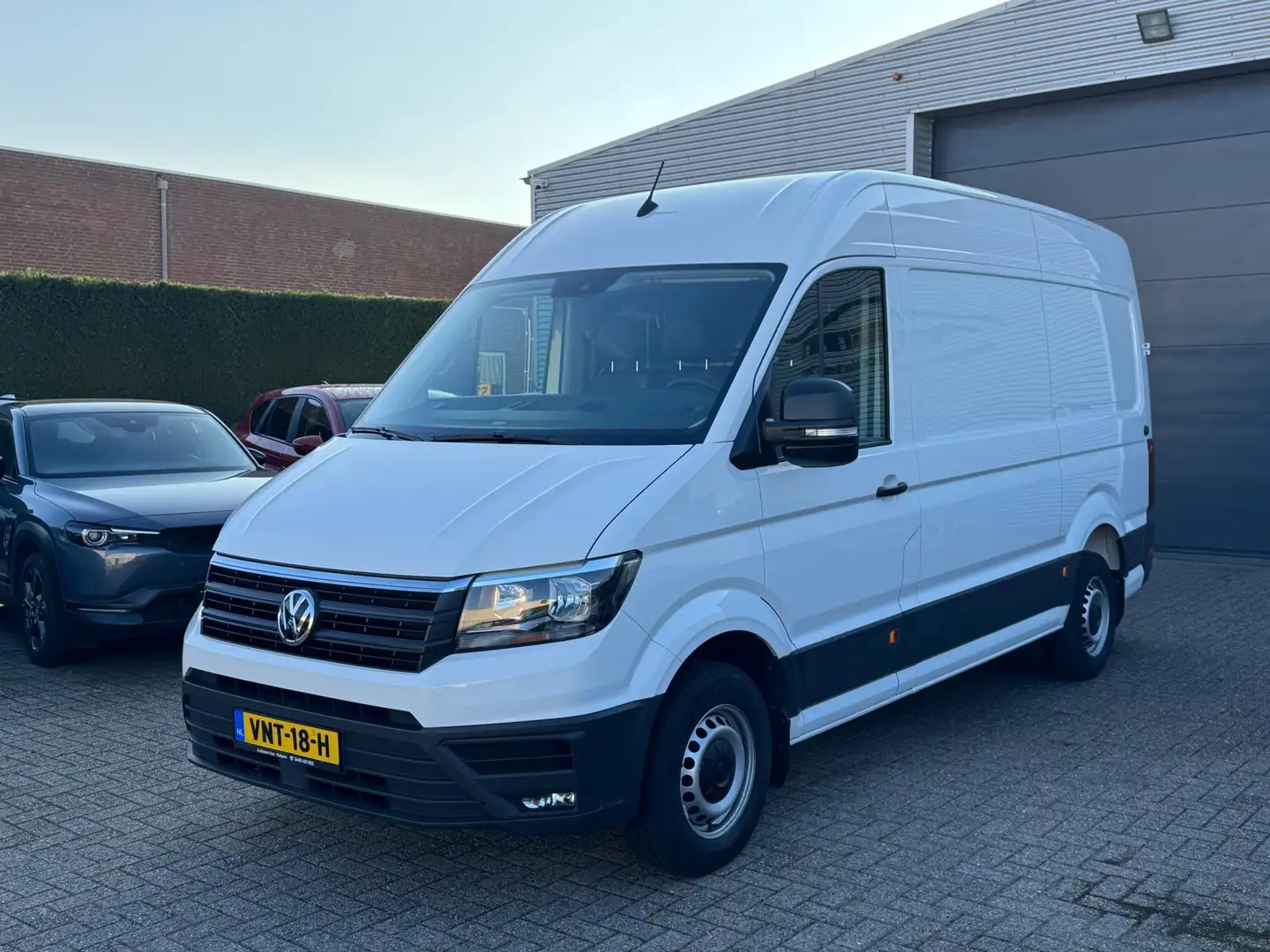 Volkswagen Crafter 35 2.0 TDI L3H3 Highline Automaat Blanco - 2