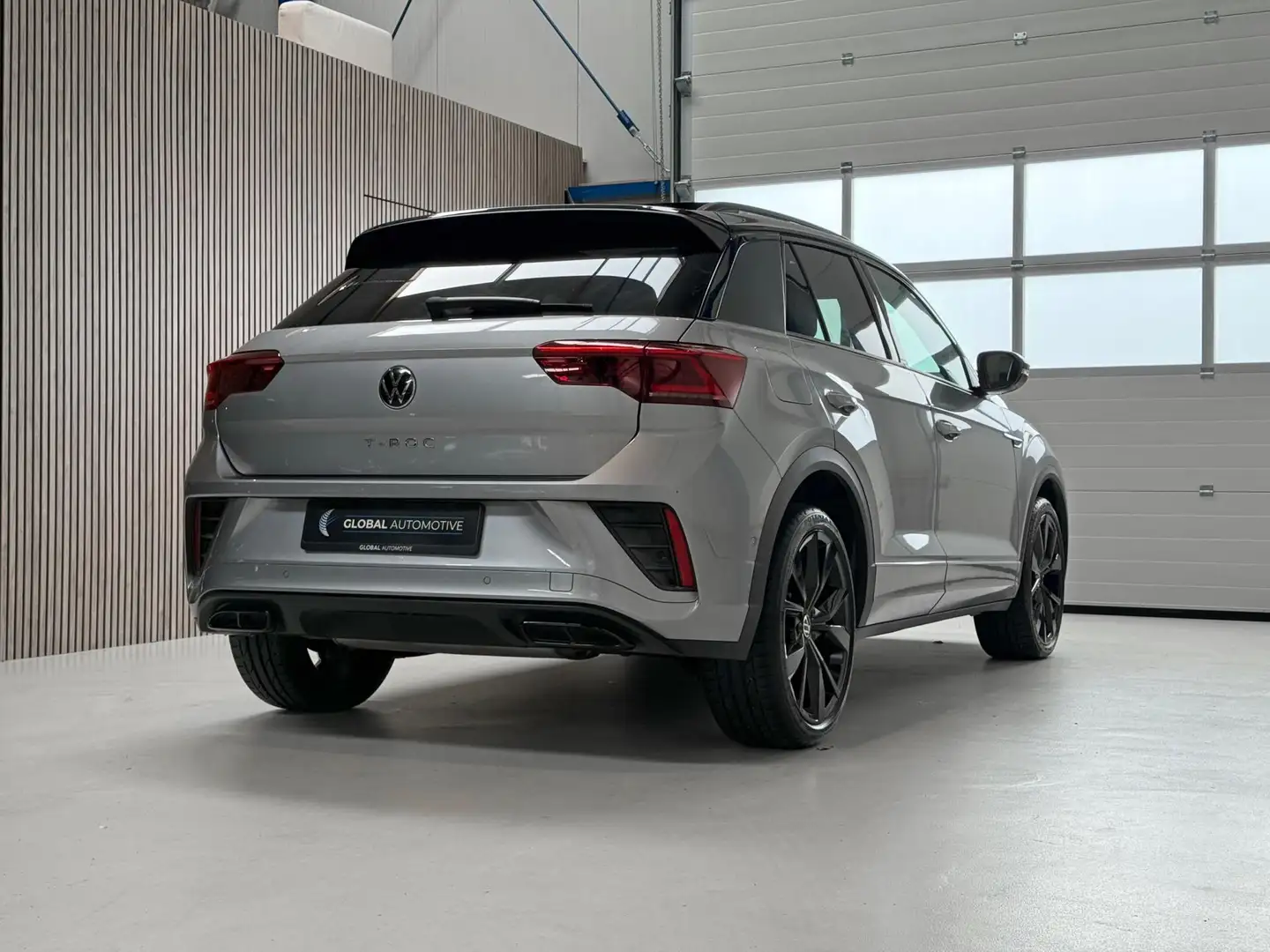 Volkswagen T-Roc 1.5 TSI R-Line Business+ Black Pack - PANORAMADAK Grijs - 2