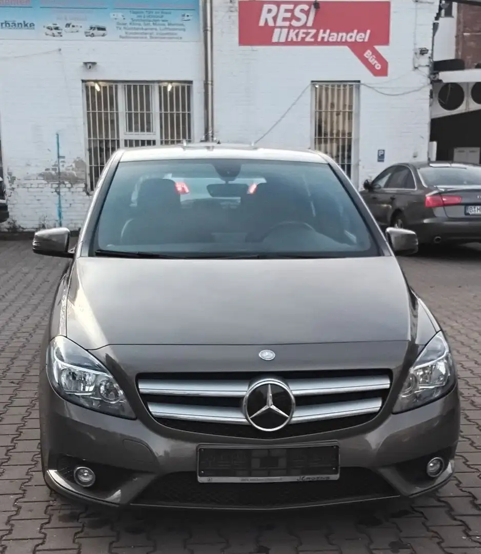 Mercedes-Benz B 180 B B 180 CDI. AUTOMATIKGETRIEBE Grau - 2