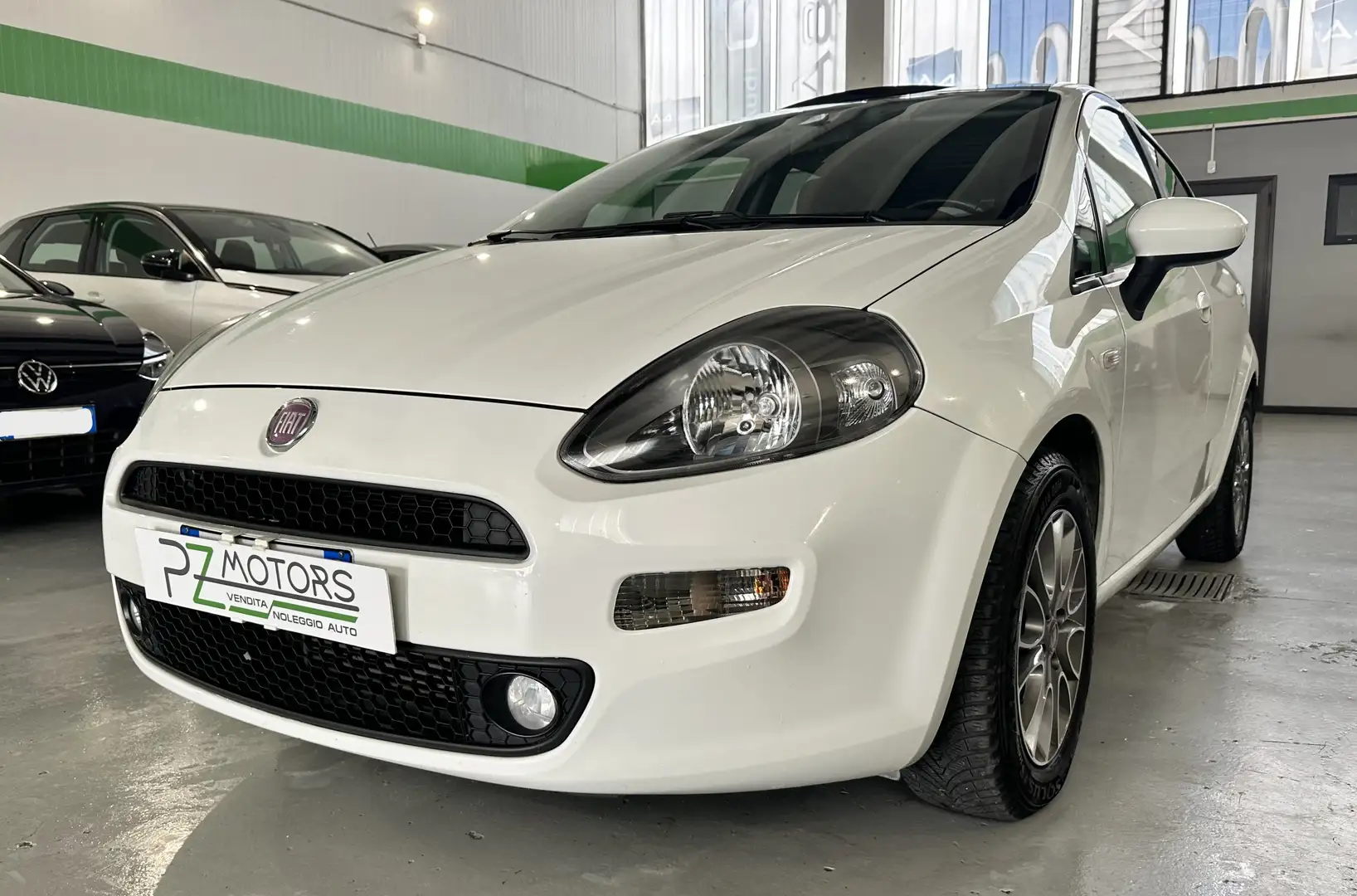 Fiat Grande Punto 5p 1.3 mjt 16v Dynamic c/esp 75cv Blanc - 1