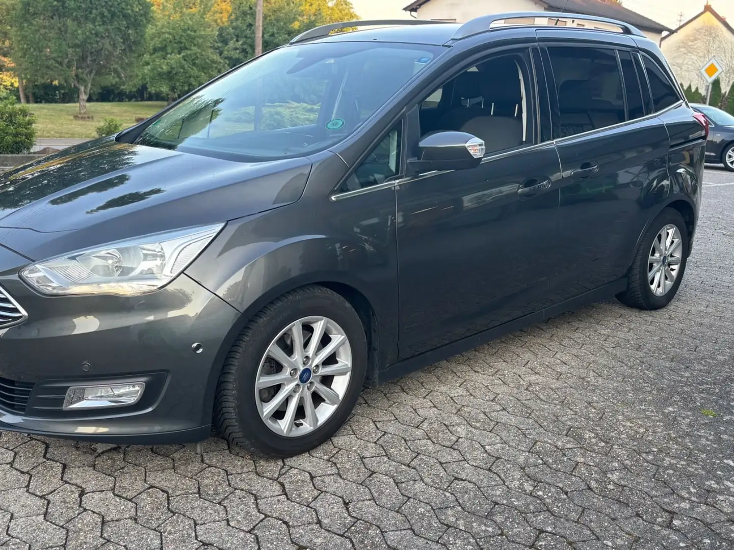 Ford Grand C-Max Grand C-MAX Titanium*AUTOMATIK*KAMERA*PDC Gris - 2
