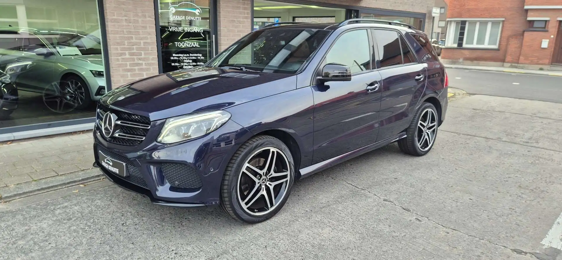 Mercedes-Benz GLE 350 GLE 350 d 4Matic 9G-TRONIC AMG Line Bleu - 1