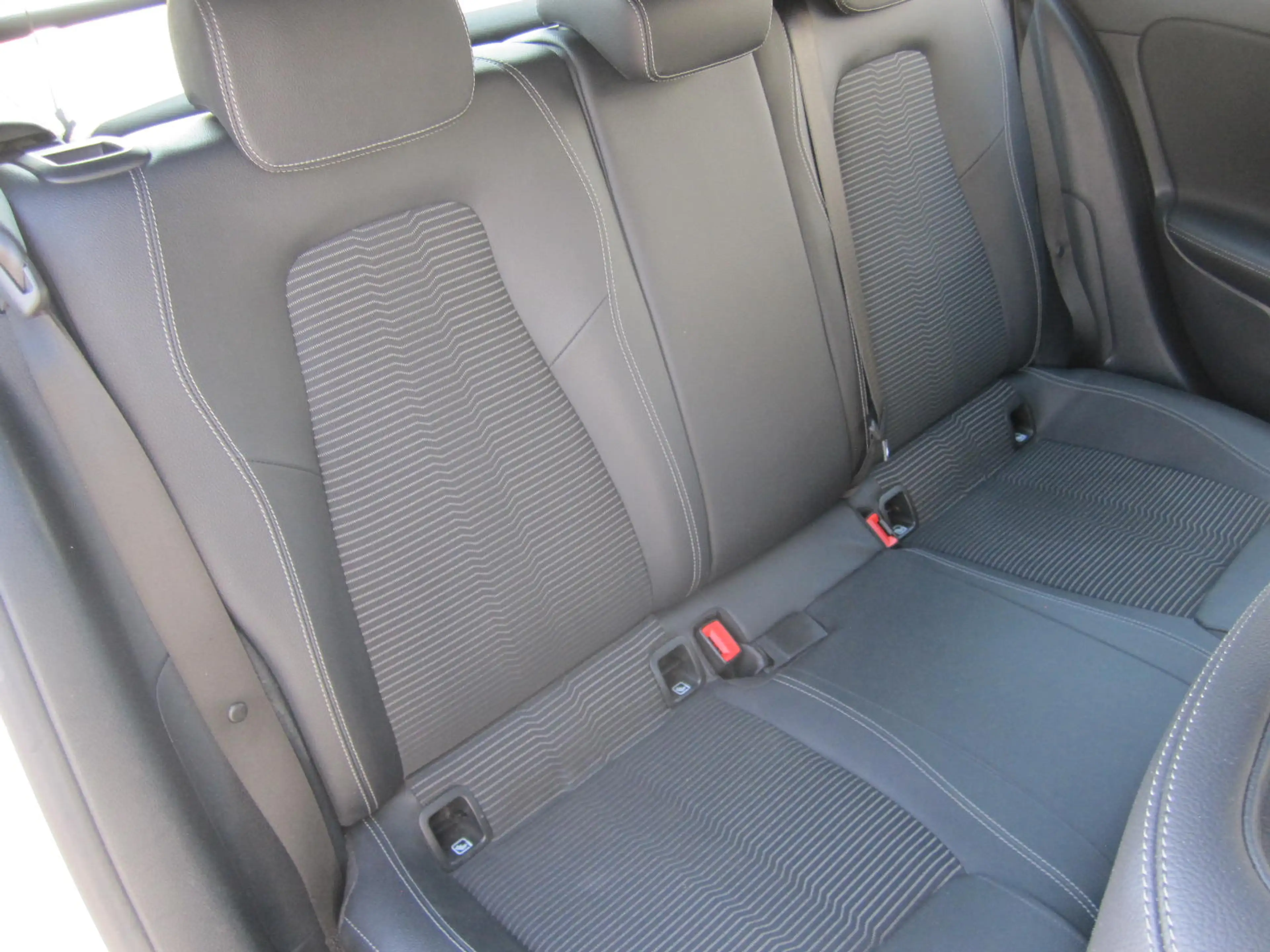 Mercedes-Benz A 220 Urban-/Progressive ~ Automatik ~ Navi ~ — photo 10